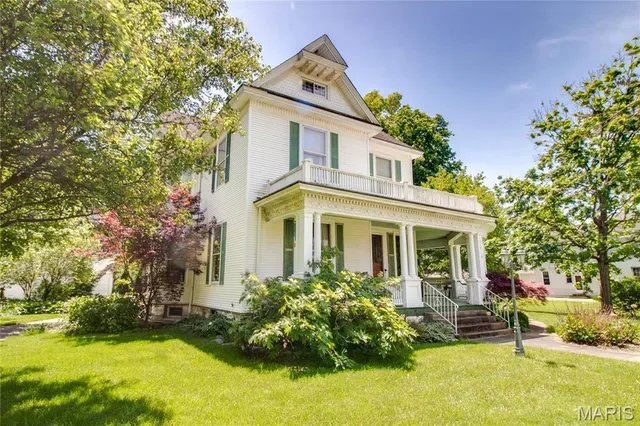 $499,900 | 619 East Main Street, Carlinville, IL 62626