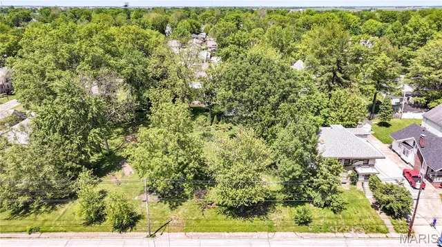 $499,900 | 619 East Main Street, Carlinville, IL 62626