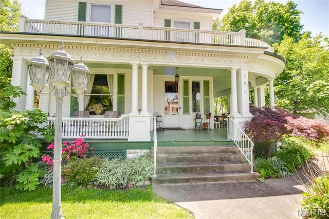 $499,900 | 619 East Main Street, Carlinville, IL 62626