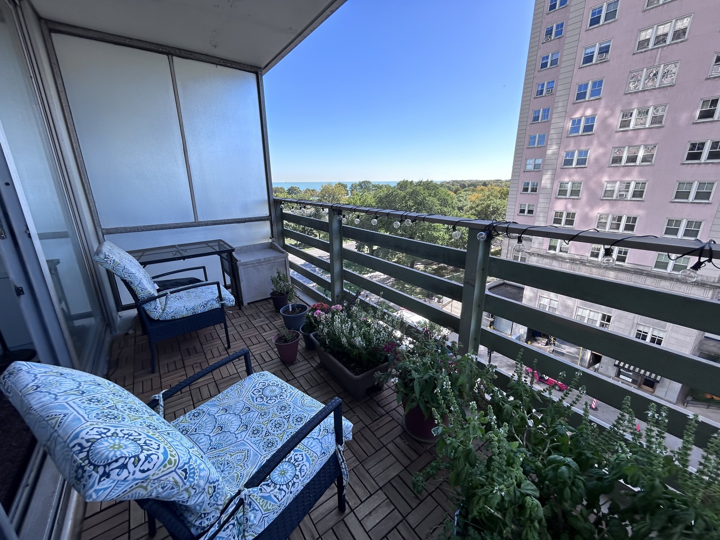 5601 North Sheridan Road, Unit 7D Chicago, IL 60660 - Photo 3 of 20 Gallery Image 3