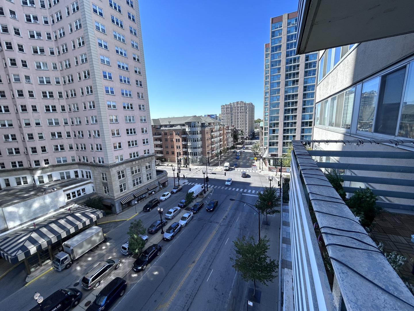 5601 North Sheridan Road, Unit 7D Chicago, IL 60660 - Photo 4 of 20 Gallery Image 4