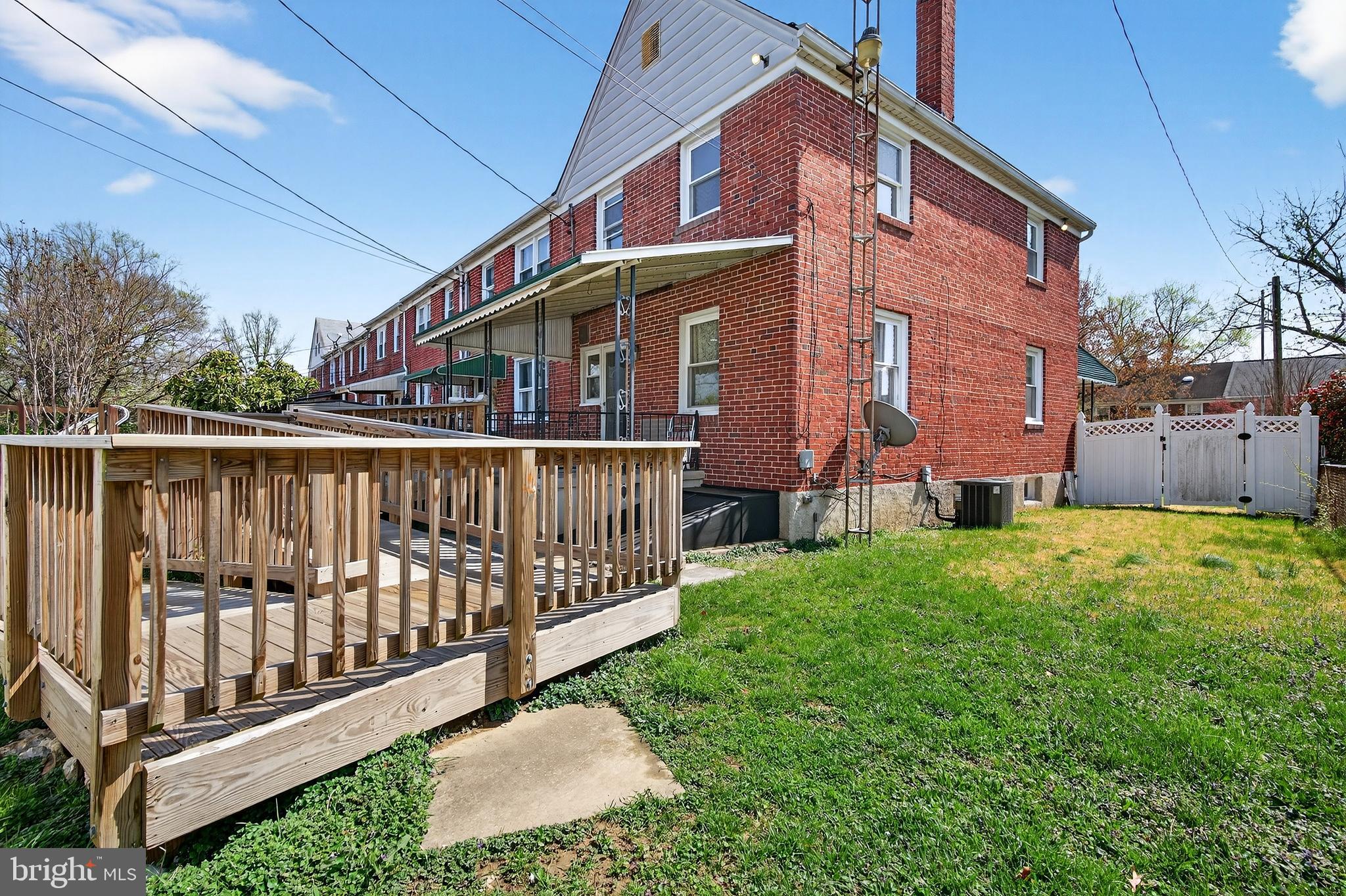 1870 Yakona Road Baltimore, MD 21234 - Photo 2 of 42