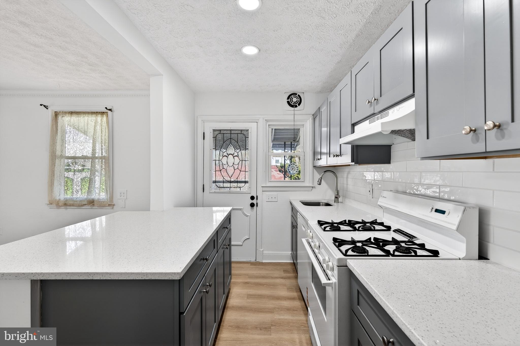 1870 Yakona Road Baltimore, MD 21234 - Photo 6 of 42