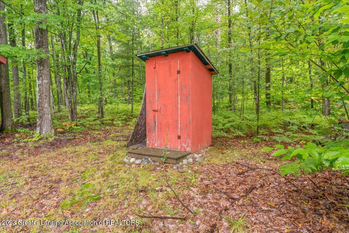 6421 King Road Lewiston, MI 49756 - Photo 15 of 31 25-Media Jett-23