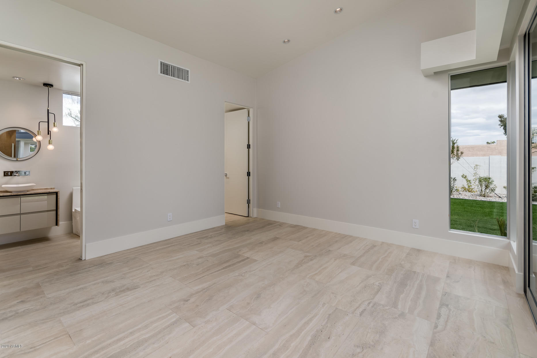 4526 East Cheery Lynn Road Phoenix, AZ 85018 - Photo 54 of 69 4th Ensuite Bedroom