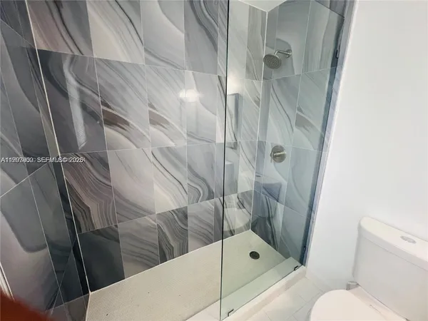 $1,700 | 842 Meridian Avenue, Unit 2G, Miami Beach, FL 33139