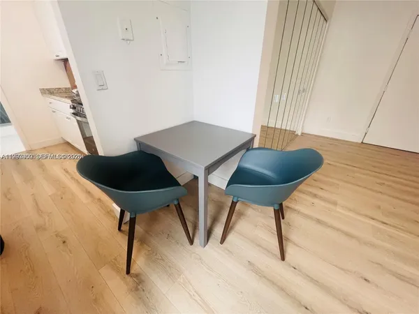 $1,700 | 842 Meridian Avenue, Unit 2G, Miami Beach, FL 33139