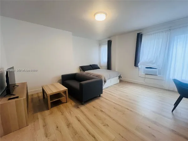 $1,700 | 842 Meridian Avenue, Unit 2G, Miami Beach, FL 33139