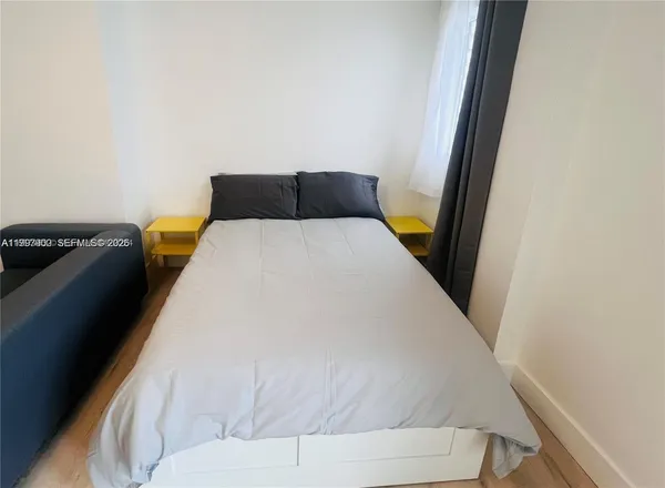 $1,700 | 842 Meridian Avenue, Unit 2G, Miami Beach, FL 33139