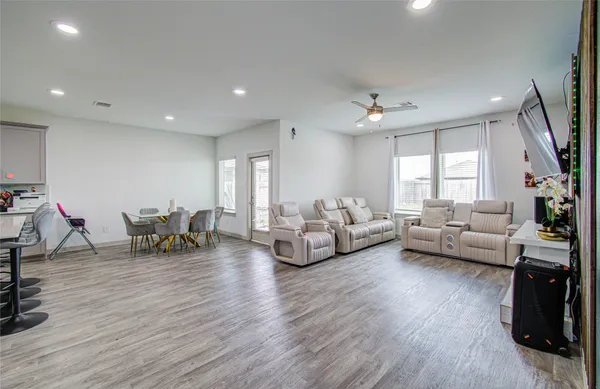 $3,700 | 22 Desert Spring Lane, Manvel, TX 77578
