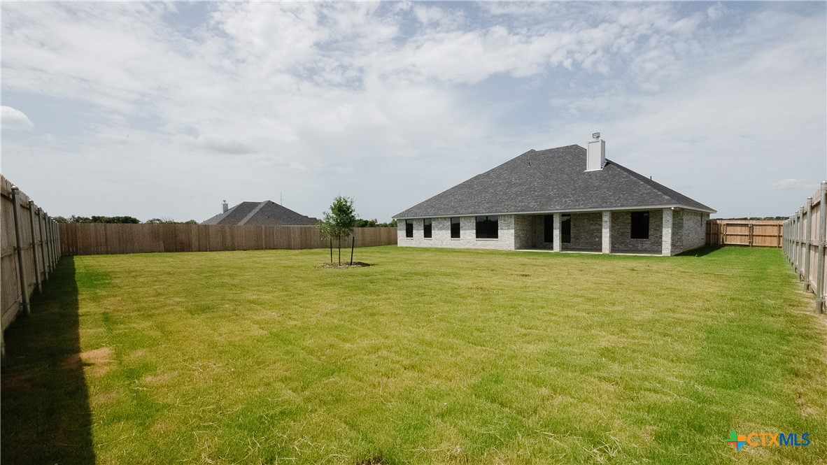 1404 Tahonta Drive Hewitt, TX 76643 - Photo 26 of 32 a house with swimming pool in front of it