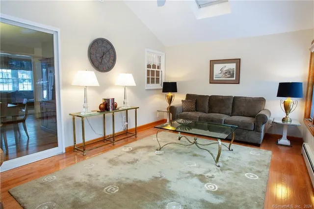 $3,500 | 44 Alder Road, Simsbury, CT 06070