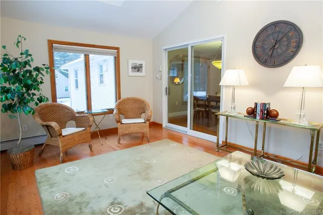 $3,500 | 44 Alder Road, Simsbury, CT 06070