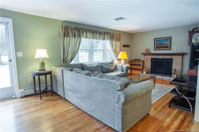 $3,500 | 44 Alder Road, Simsbury, CT 06070