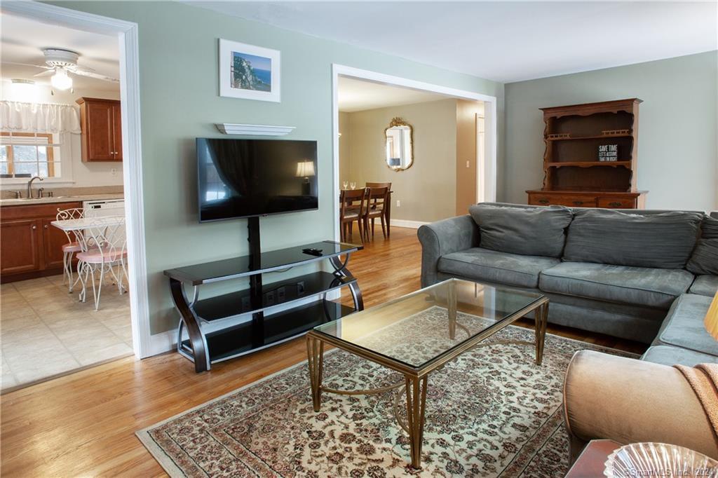 44 Alder Road Simsbury, CT 06070 - Photo 16 of 33 Easy flow throughout the home