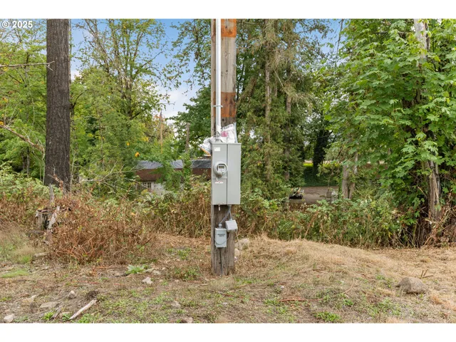 $129,000 | 45678 North Gate Creek Road, Vida, OR 97488