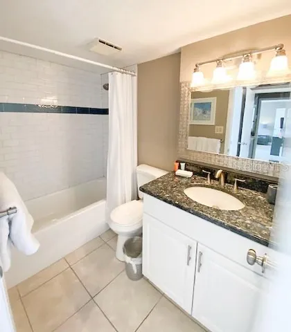 $7,750 | 5611 Gulf Of Mexico Drive, Unit 5, Longboat Key, FL 34228