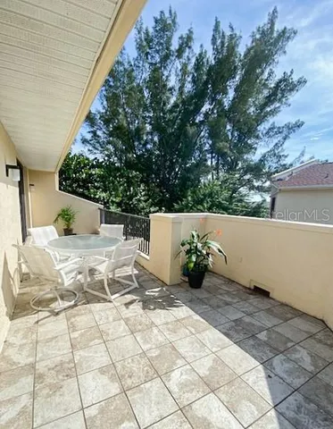 $7,750 | 5611 Gulf Of Mexico Drive, Unit 5, Longboat Key, FL 34228