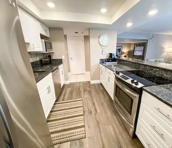 $7,750 | 5611 Gulf Of Mexico Drive, Unit 5, Longboat Key, FL 34228