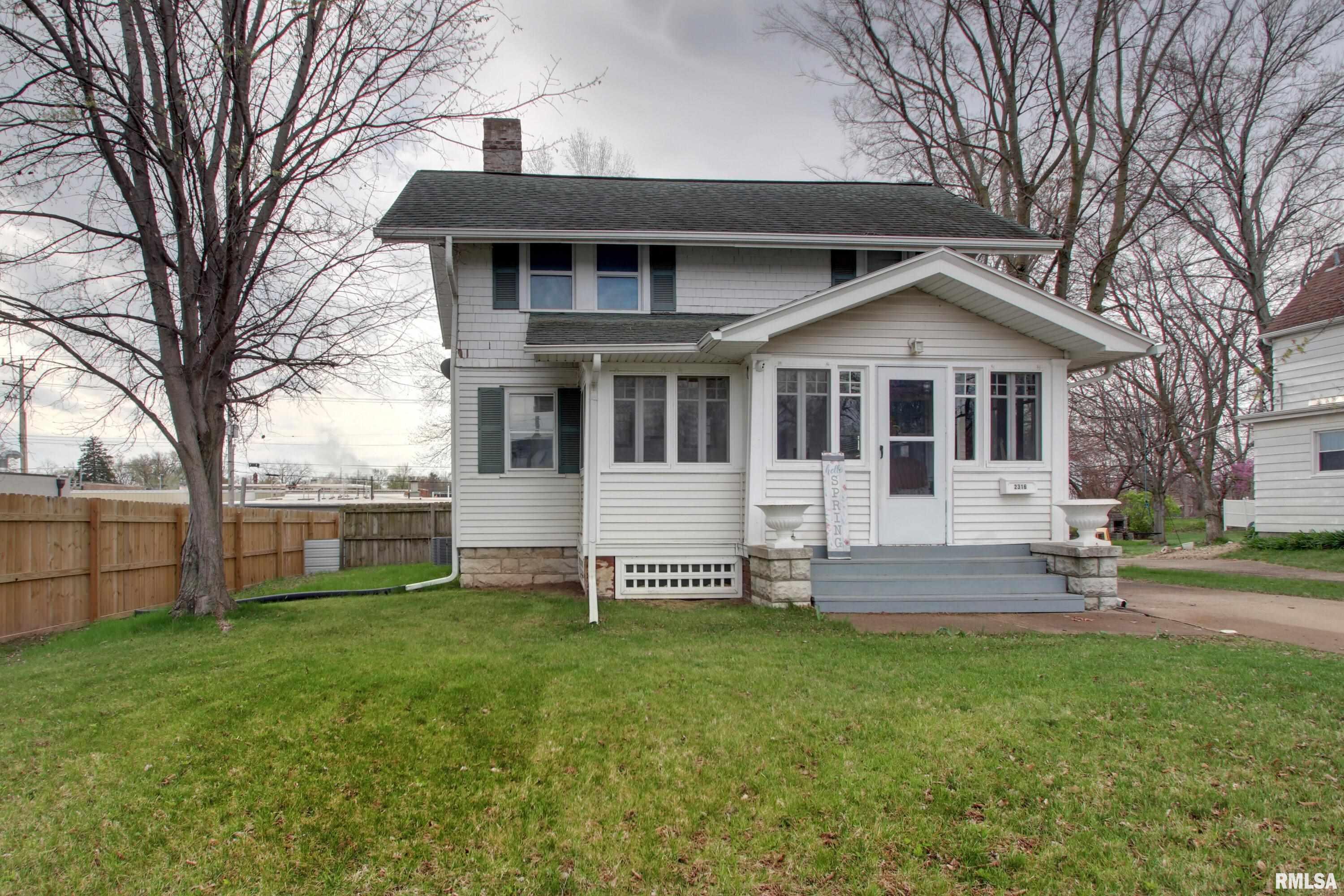 2316 Spring Street Quincy, IL 62301 - Photo 1 of 29