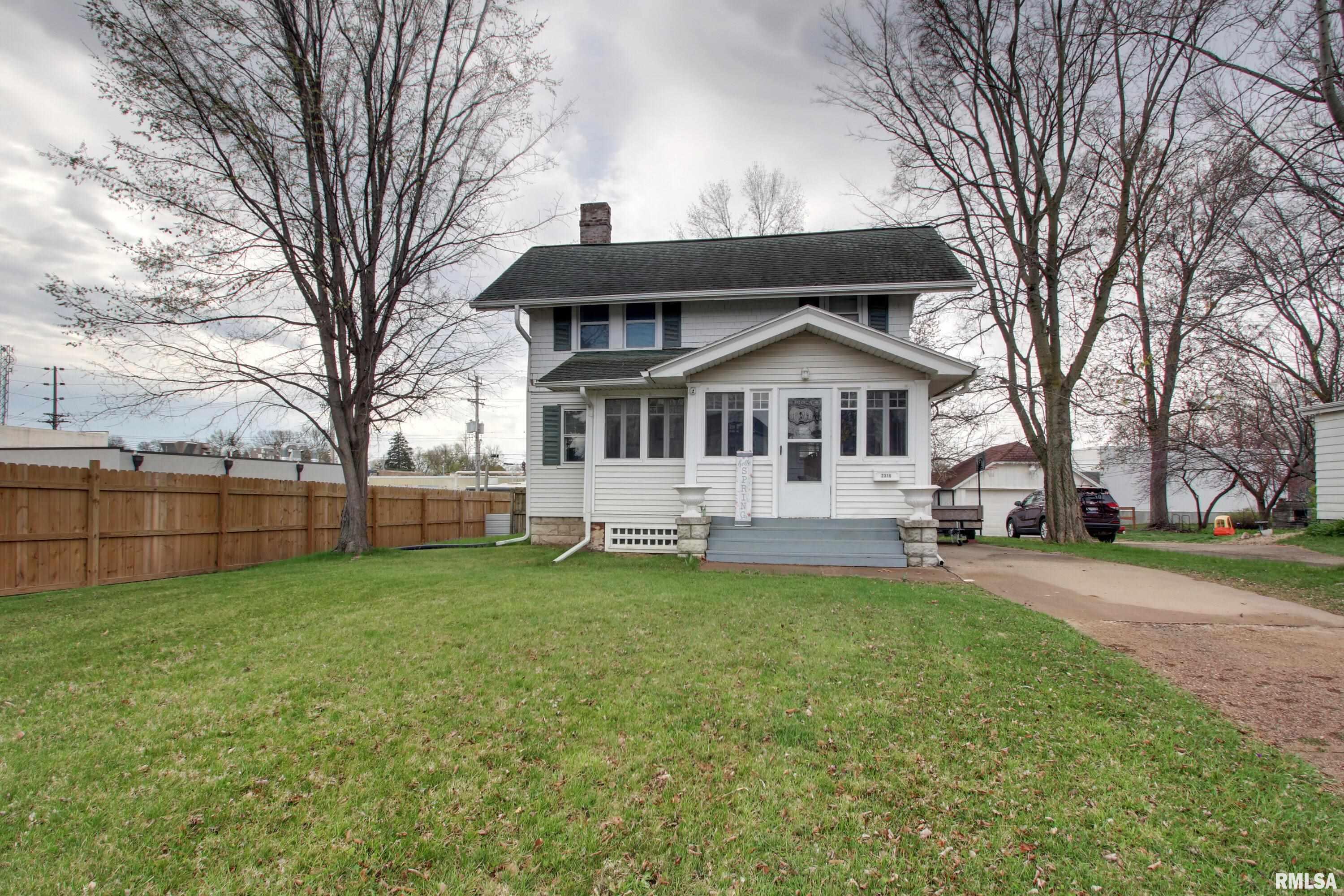 2316 Spring Street Quincy, IL 62301 - Photo 2 of 29