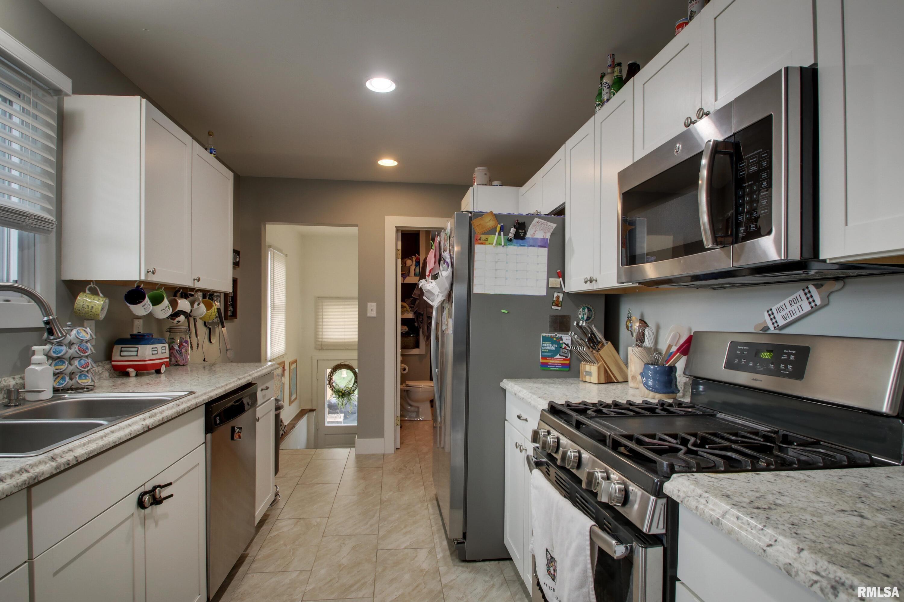 2316 Spring Street Quincy, IL 62301 - Photo 4 of 29