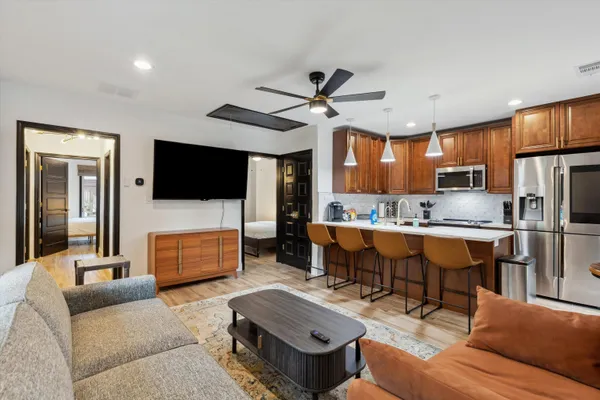 $1,500,000 | 309 North McLean Boulevard, Memphis, TN 38112