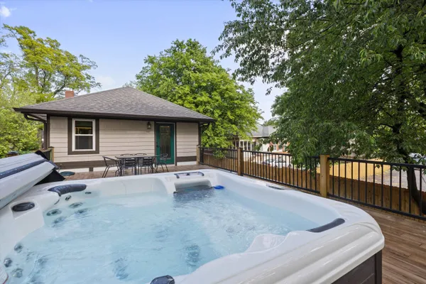 $1,500,000 | 309 North McLean Boulevard, Memphis, TN 38112