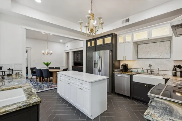 $1,500,000 | 309 North McLean Boulevard, Memphis, TN 38112