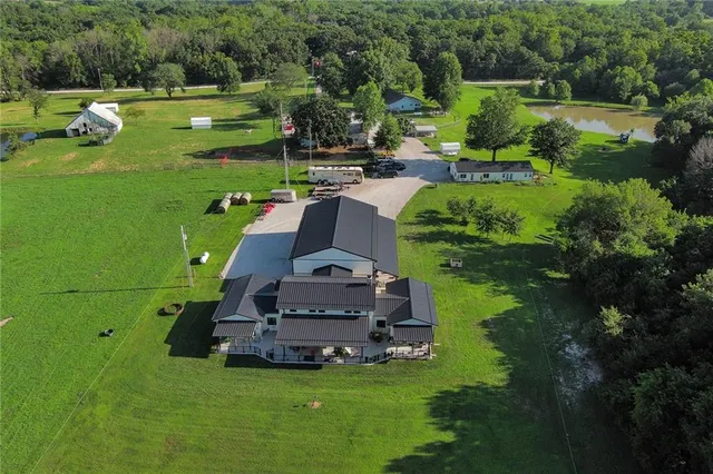 $3,900,000 | 1661 Northwest 650th Road, Bates City, MO 64011