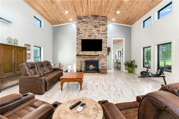 $2,950,000 | 1661 Northwest 650th Road, Bates City, MO 64011