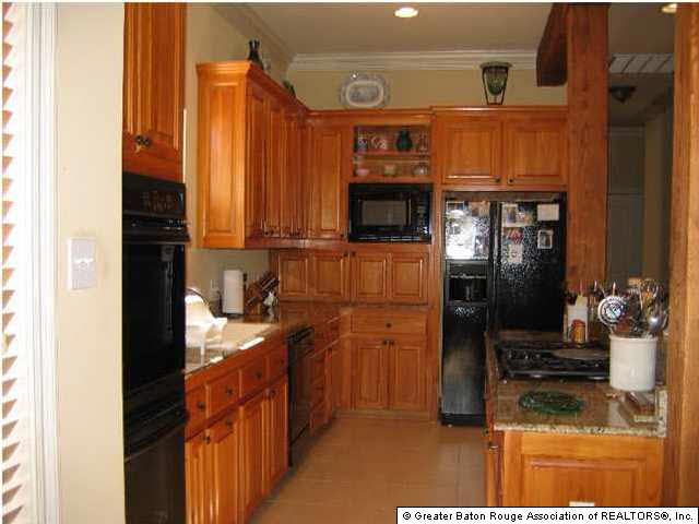 17622 Pecan Shadows Drive Baton Rouge, LA 70810 - Photo 4 of 12 Gallery Image 4