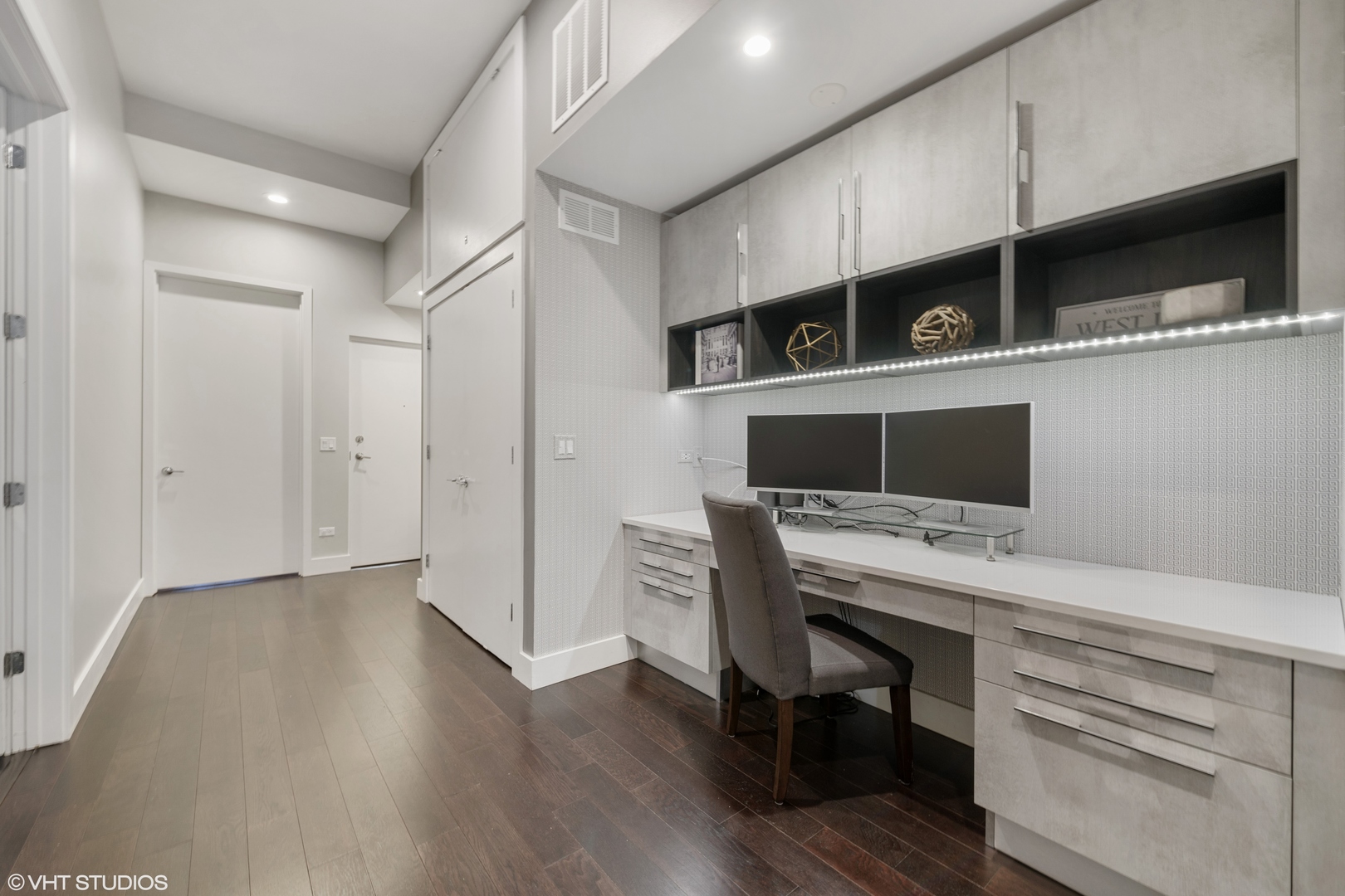 18 North Carpenter Street, Unit PHS Chicago, IL 60607 - Photo 16 of 33 a view of a livingroom with furniture and a flat screen tv