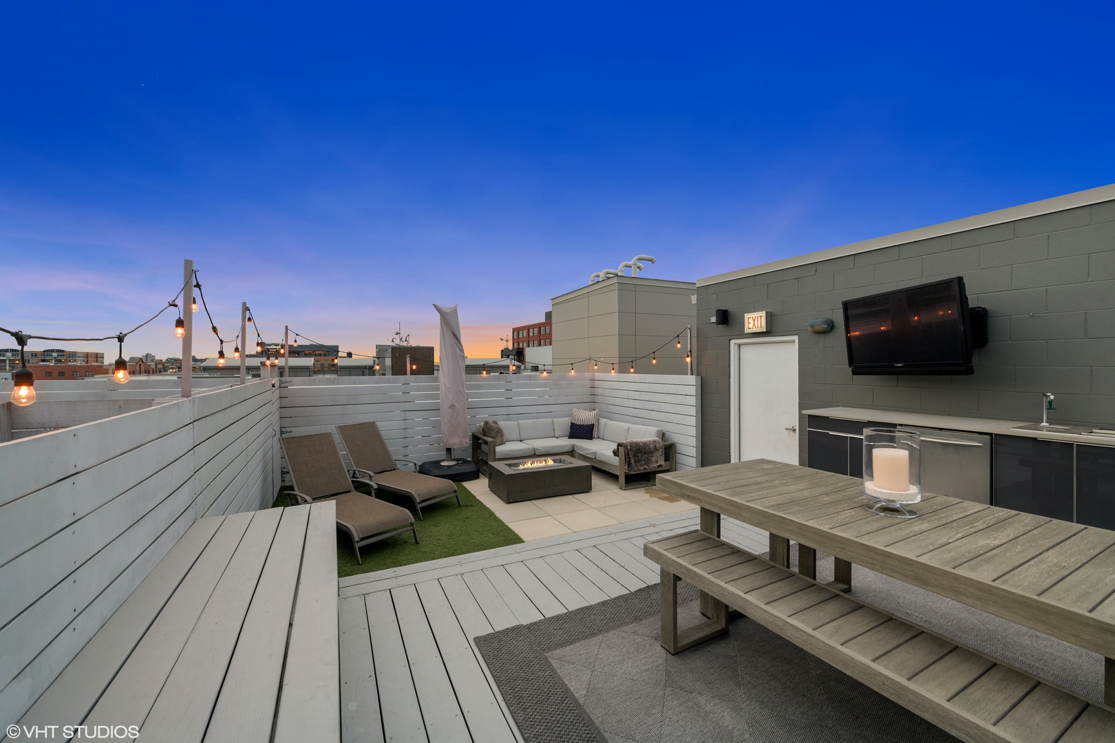 18 North Carpenter Street, Unit PHS Chicago, IL 60607 - Photo 27 of 33