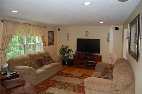 112 Robin Hill Road Chelmsford, MA 01824 - Photo 13 of 30 Gallery Image 13