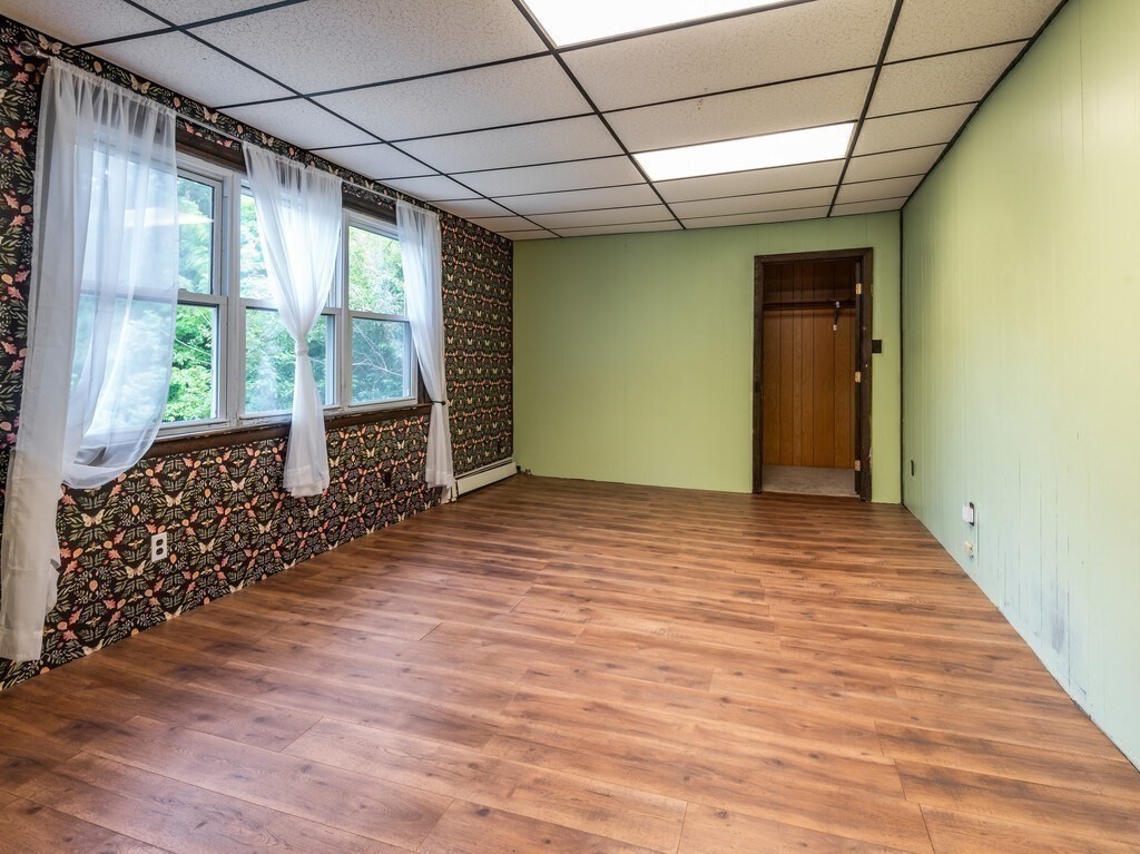 5 Crosby Street Webster, MA 01570 - Photo 5 of 31