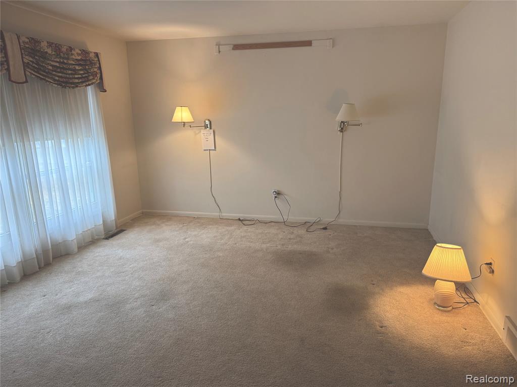 5374 Torrey Road Flint, MI 48507 - Photo 10 of 40 Gallery Image 10