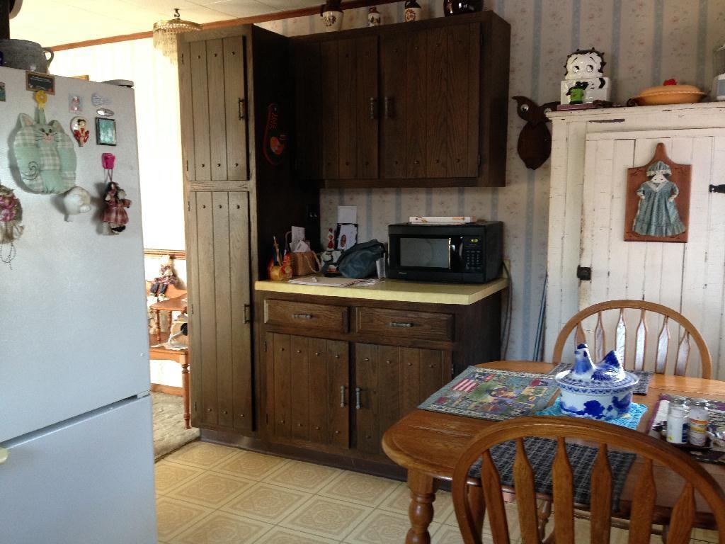 1013 Battle Ridge Road Clinton, ME 04927 - Photo 5 of 16 Kitchen