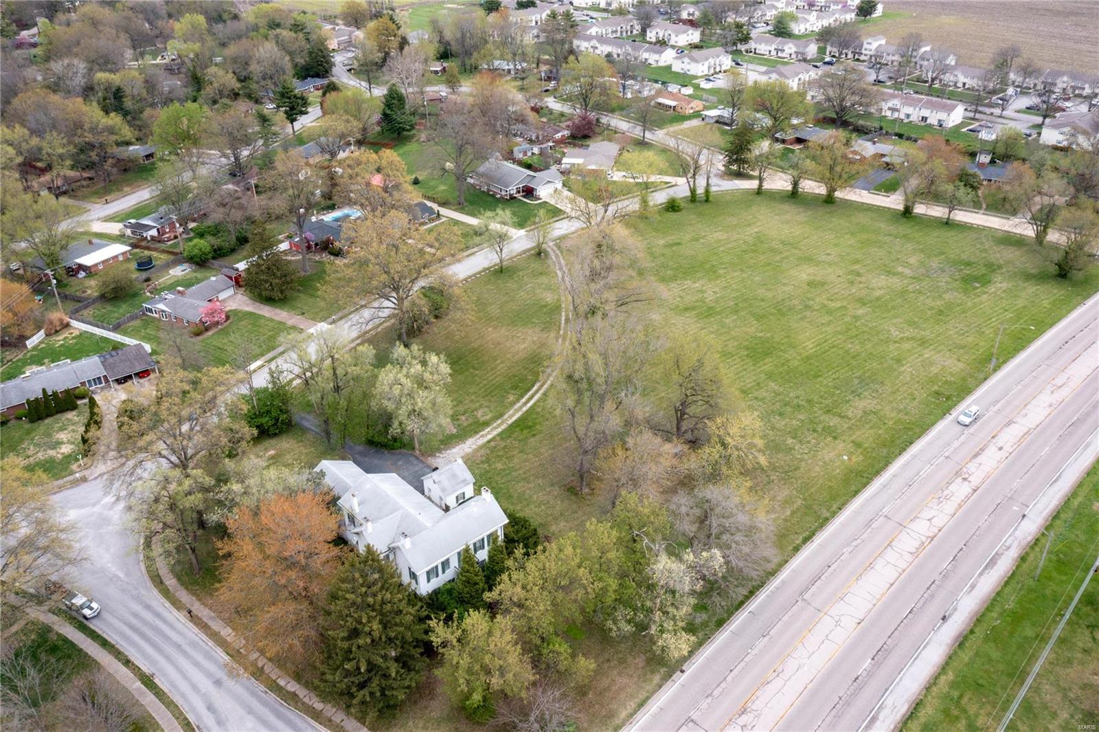 1 Shady Lane Belleville, IL 62221 - Photo 2 of 50