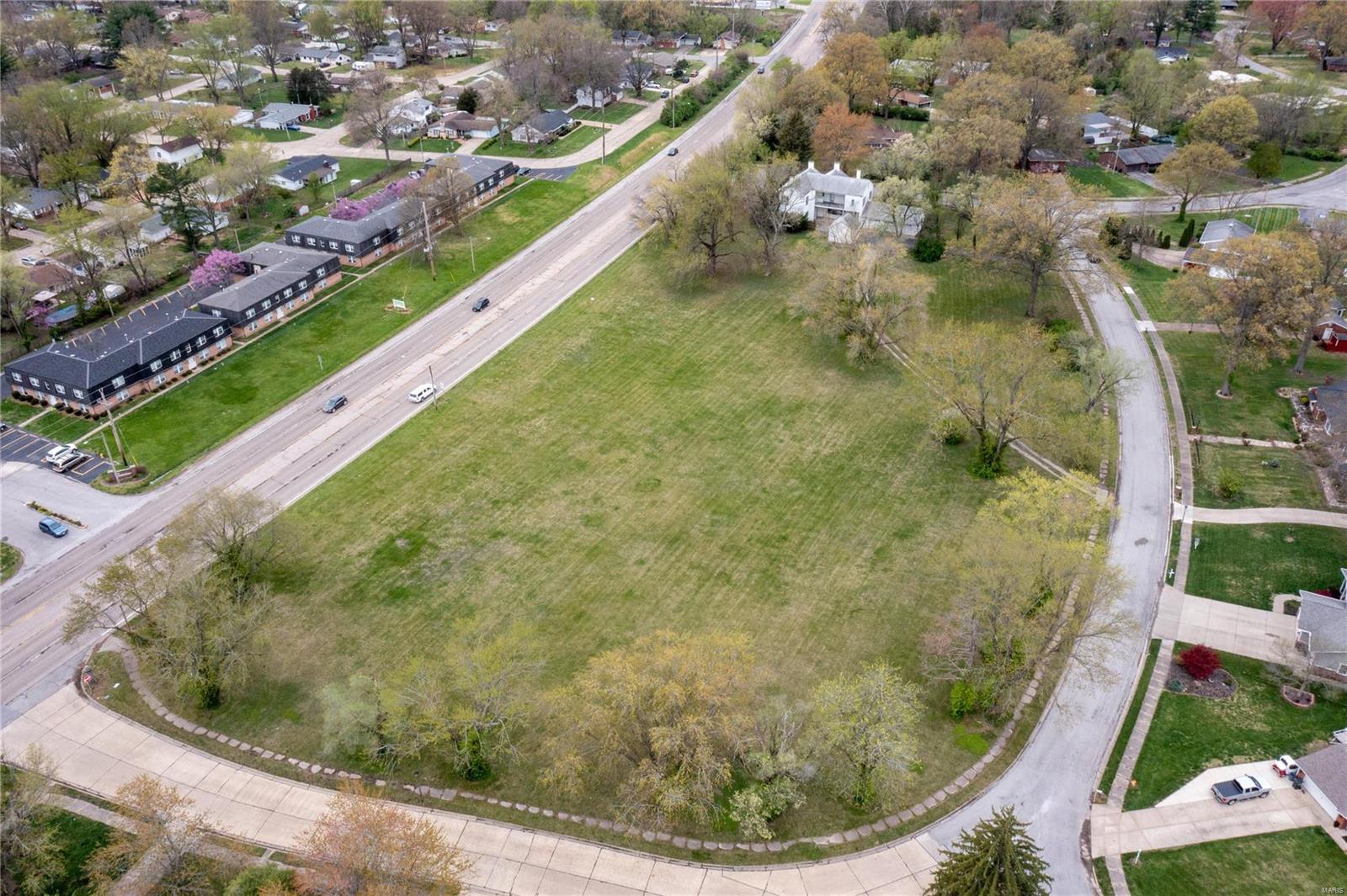 1 Shady Lane Belleville, IL 62221 - Photo 4 of 50