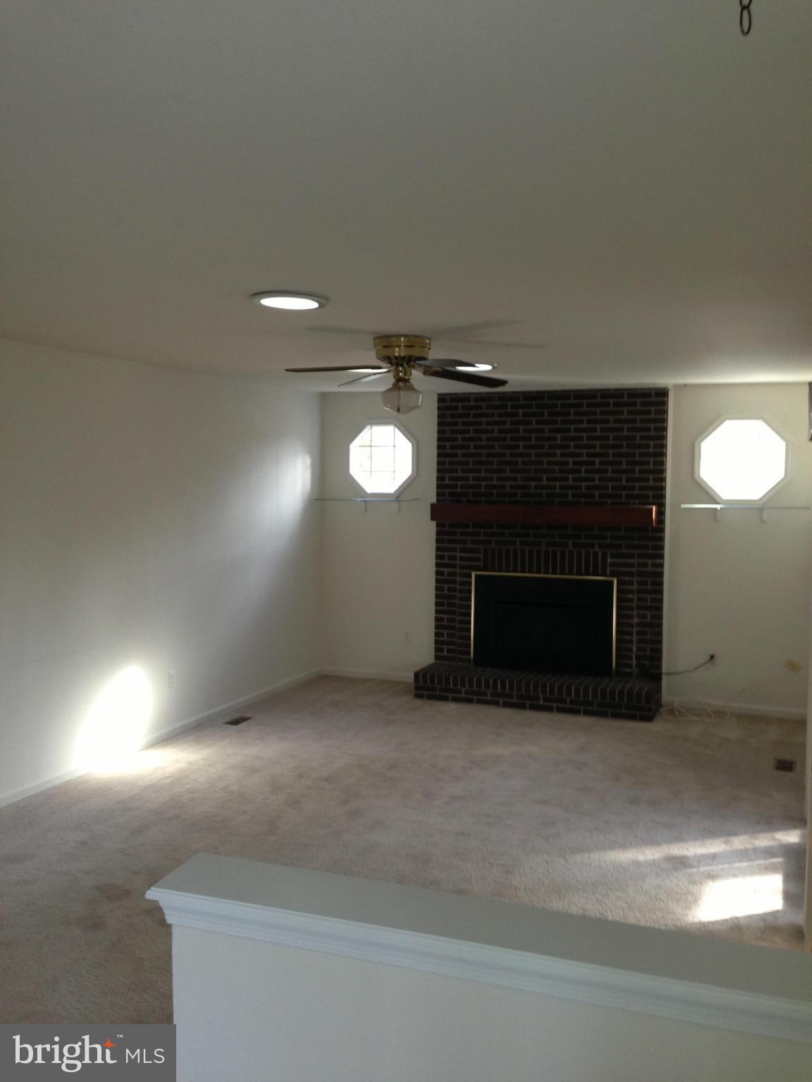 10529 Patuxent Ridge Way Laurel, MD 20723 - Photo 11 of 30 Family Room