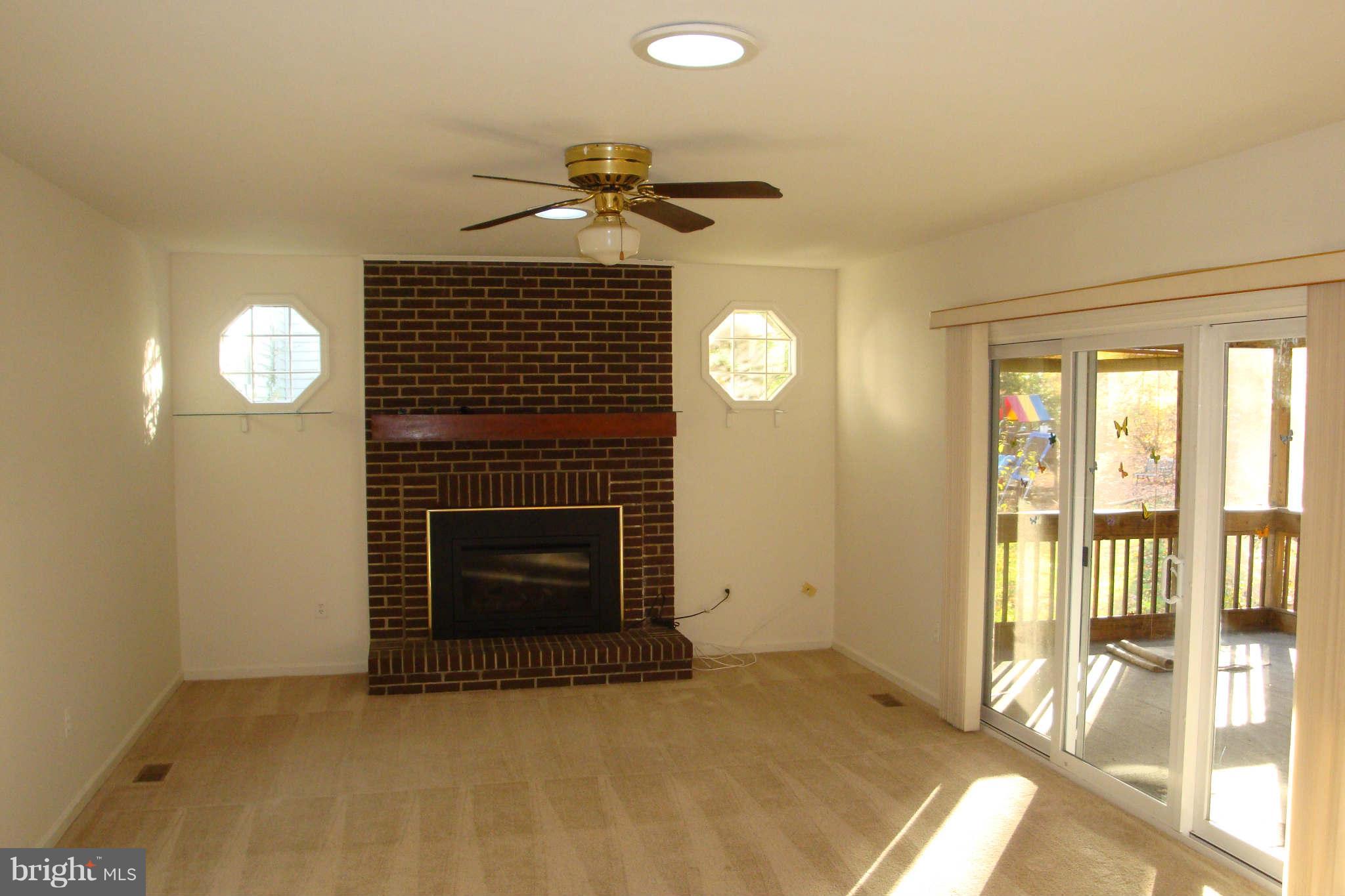 10529 Patuxent Ridge Way Laurel, MD 20723 - Photo 12 of 30 Family Room