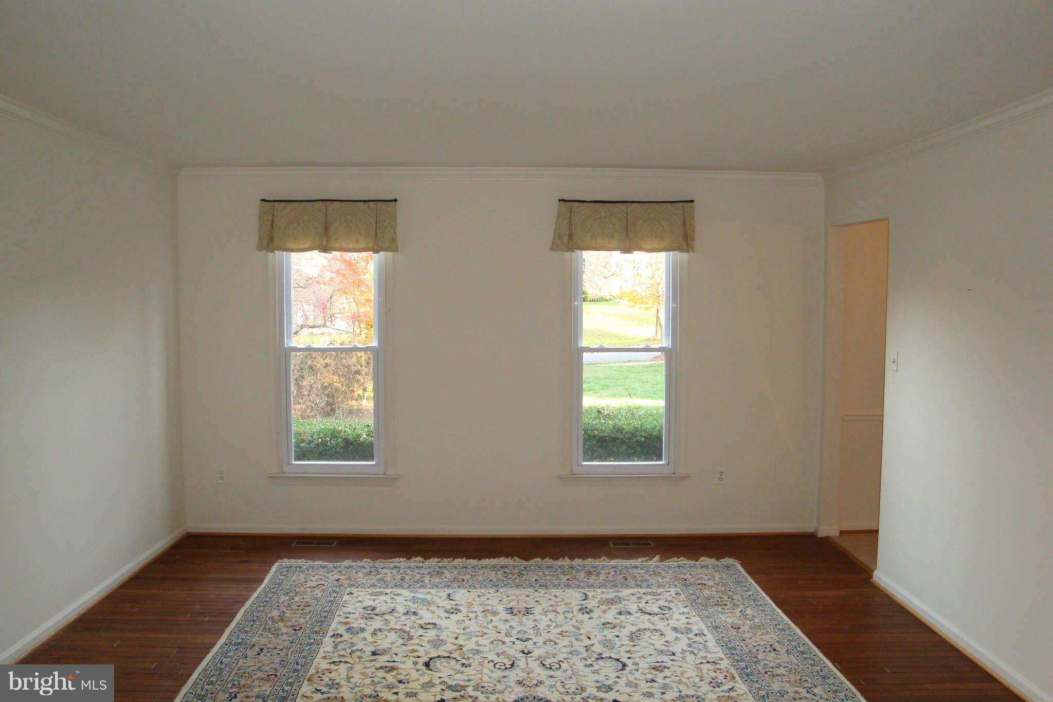 10529 Patuxent Ridge Way Laurel, MD 20723 - Photo 14 of 30 Living Room