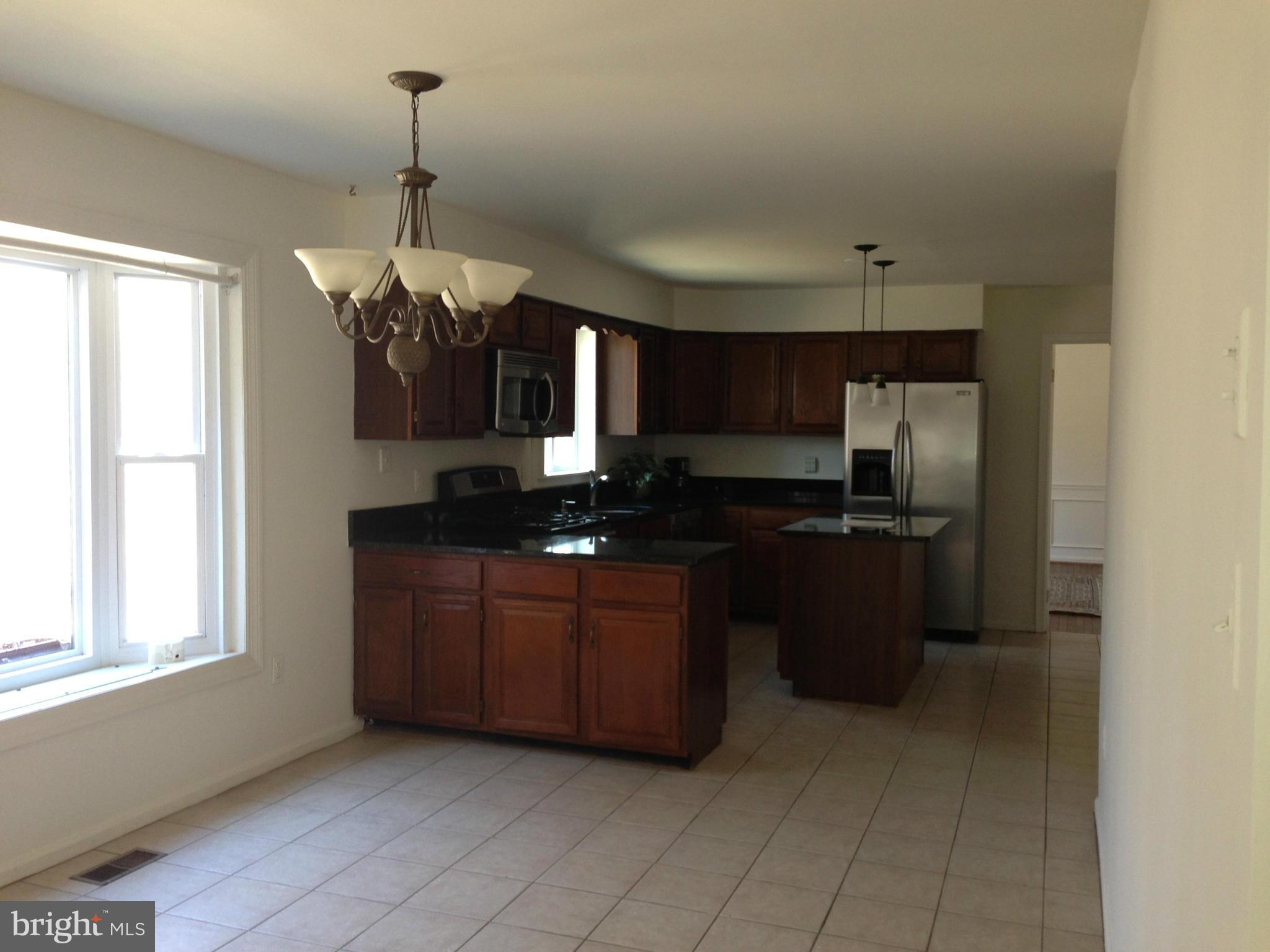 10529 Patuxent Ridge Way Laurel, MD 20723 - Photo 10 of 30 Kitchen
