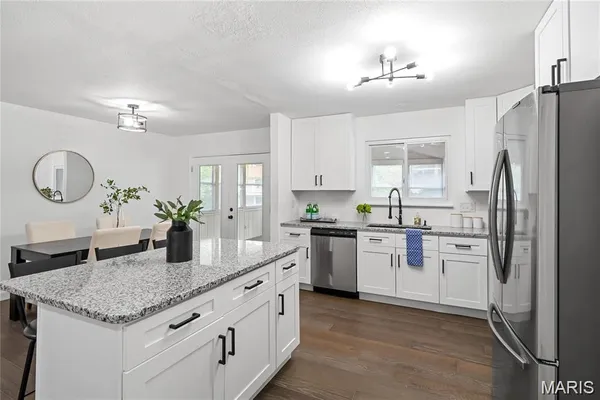 $2,800 | 2336 Hempline Court, St. Louis, MO 63129