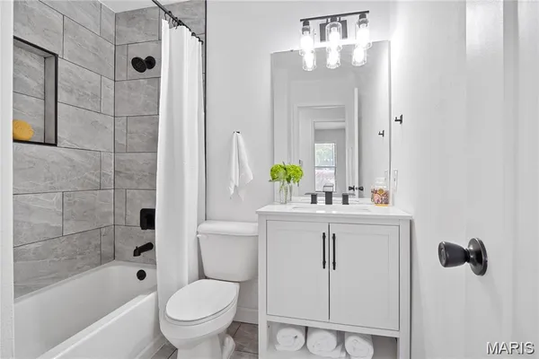 $2,800 | 2336 Hempline Court, St. Louis, MO 63129