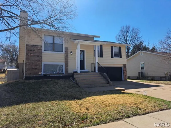 $2,800 | 2336 Hempline Court, St. Louis, MO 63129