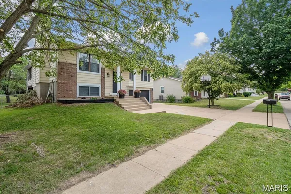 $2,800 | 2336 Hempline Court, St. Louis, MO 63129