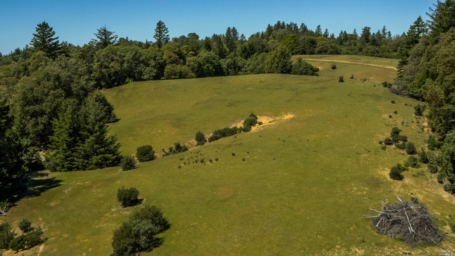 a view of a lake with houses