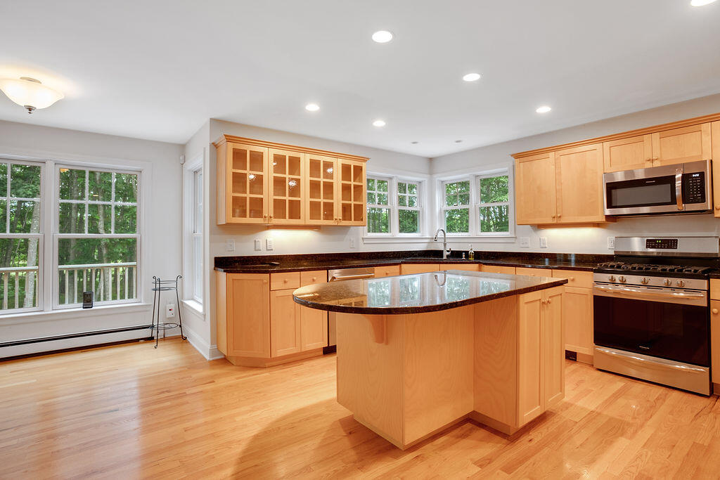 8 Shore Road Biddeford, ME 04005 - Photo 8 of 43 18